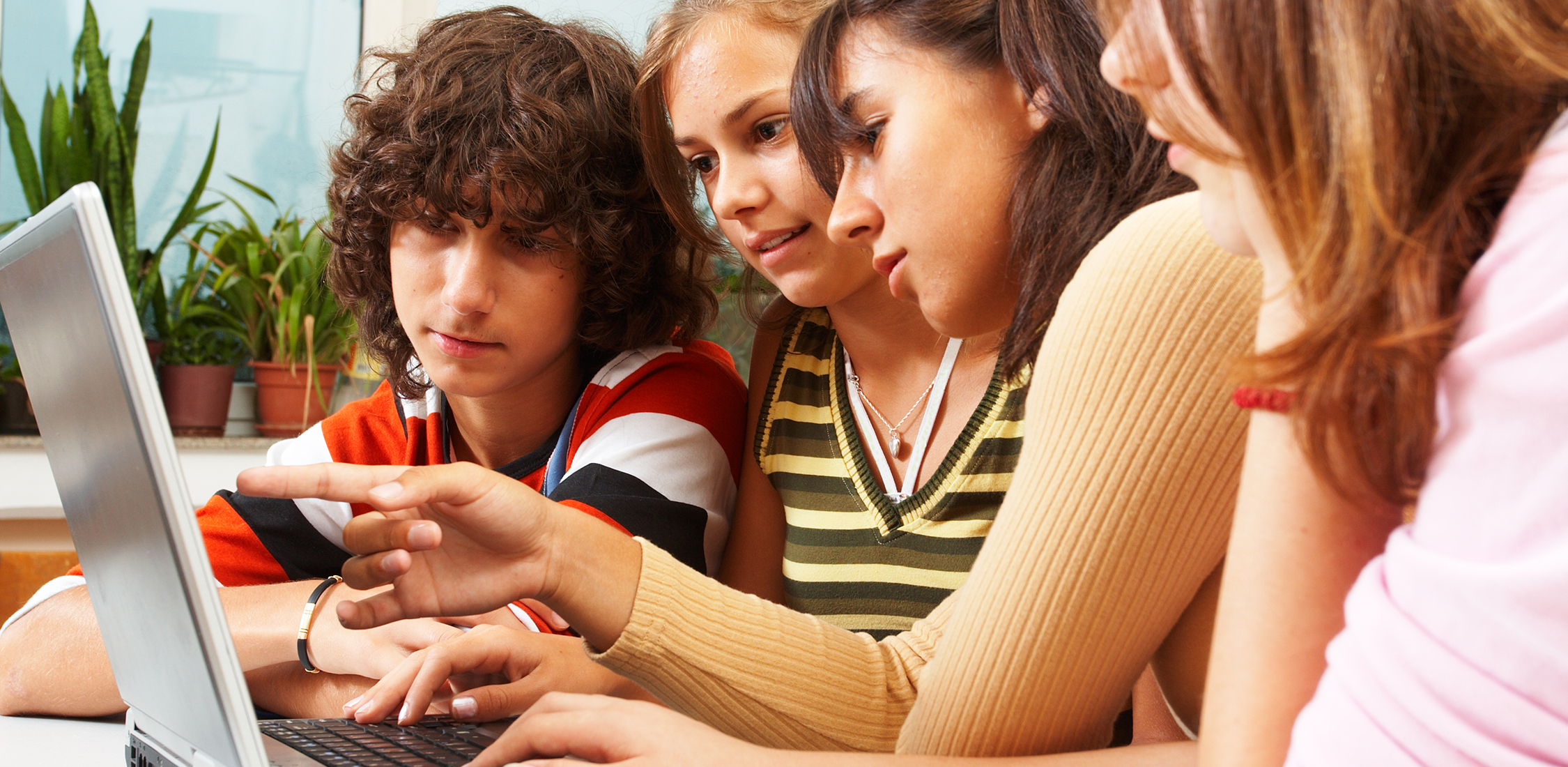 Подработка в интернете подростку 14 лет. Школьники подростки. Компьютер для школьника. Подросток и компьютер. Подросток за компом.
